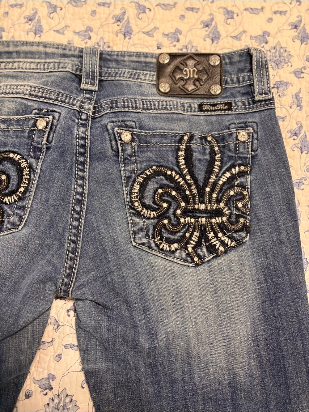 Miss Me Signature Skinny Jeans 31 Fleur De Lis Embellished Bling Medium Wash